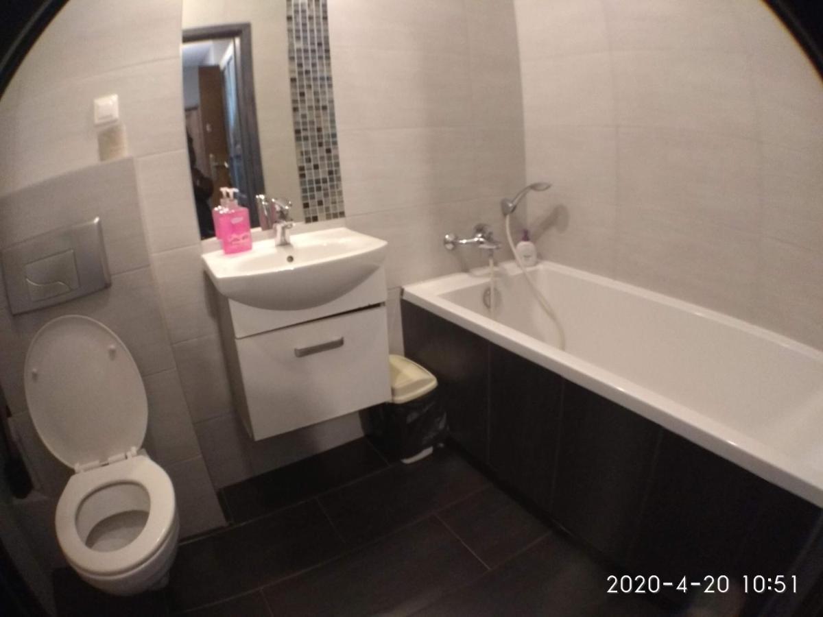 2060 Zwyciestwa 5G - Tanie Pokoje W Apartamencie - Samodzielne Zameldowanie - Self Check In Poznań Exterior foto