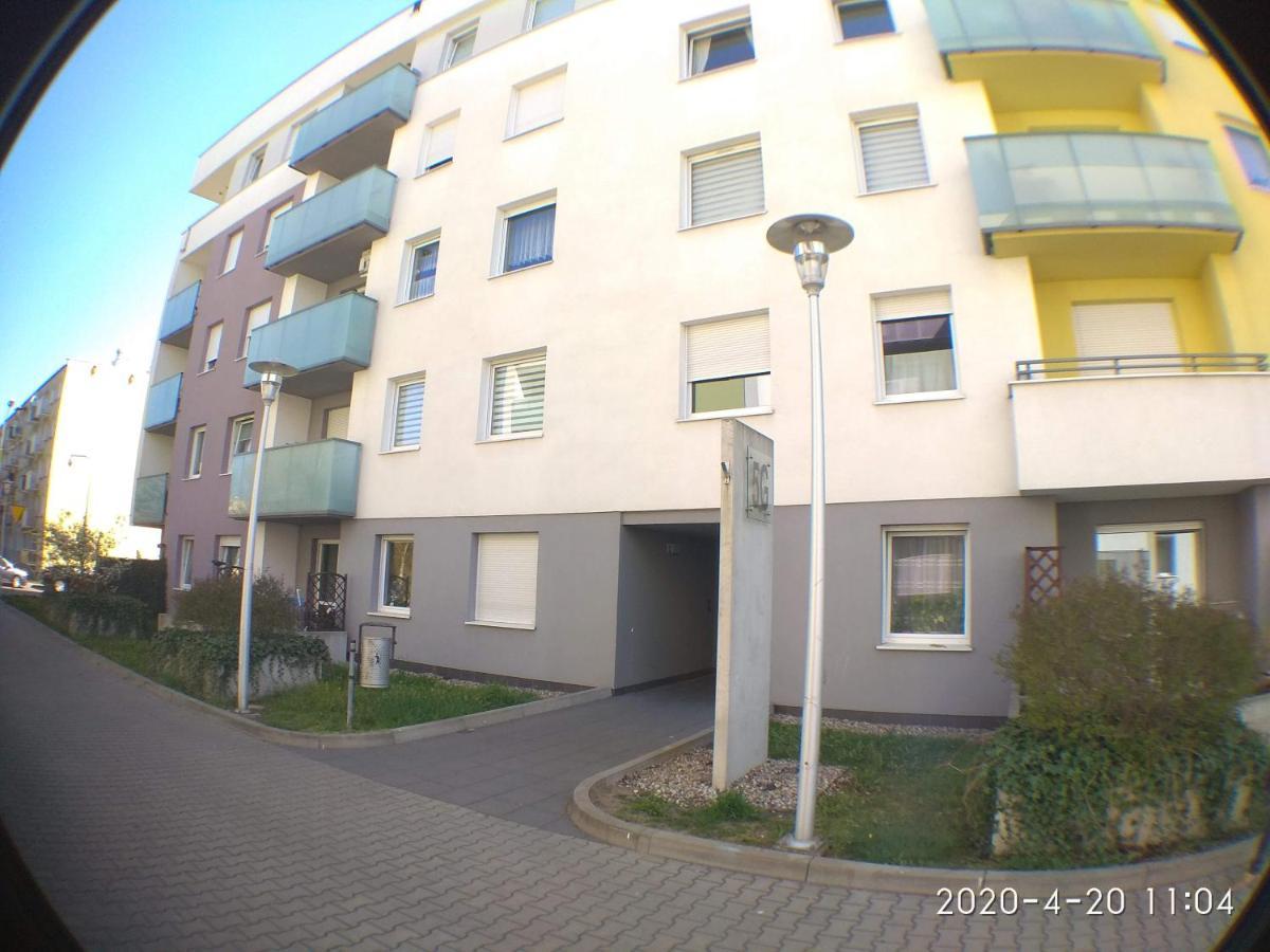 2060 Zwyciestwa 5G - Tanie Pokoje W Apartamencie - Samodzielne Zameldowanie - Self Check In Poznań Exterior foto